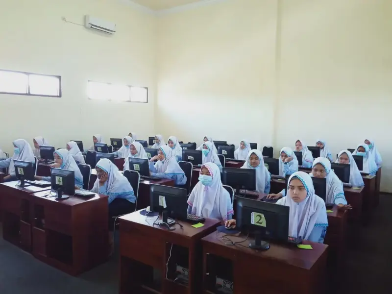 Ujian Akhir Yayasan Berbasis Komputer