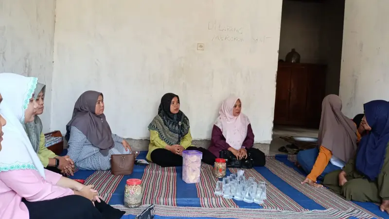 SMP Plus Darussalam Teguhkan Kepedulian Melalui Program Sosial dan Kunjungan Empati