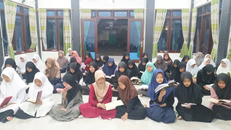 Tradisi 41 Hari Santri Baru: Antara Filosofi, Psikologi, dan Spiritualitas