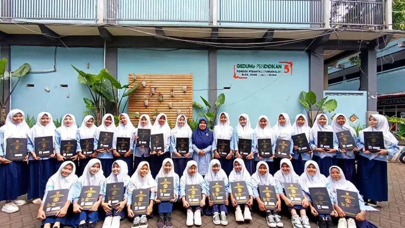 “Jam Wali Kelas” dan Sinergi Pembinaan: Wadah Nyata Kepedulian di SMP Plus Darussalam